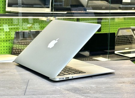 Macbook Air A1466 2015 4